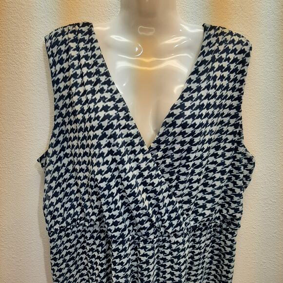 Lane Bryant Navy and Cream Design Dress l Size: 18/20 - Picture 2 of 13